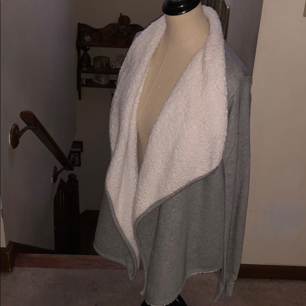 Sonoma Grey & Off White Open Flap Fall Jacket 🍁